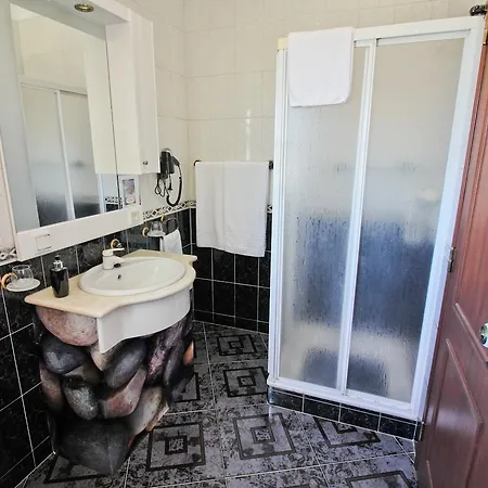 Guest house Thing 4*